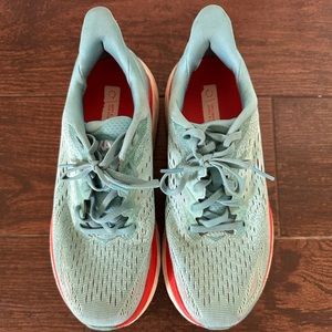 Hoka women’s size 7 athletic shoes. Turquoise. Used good condition